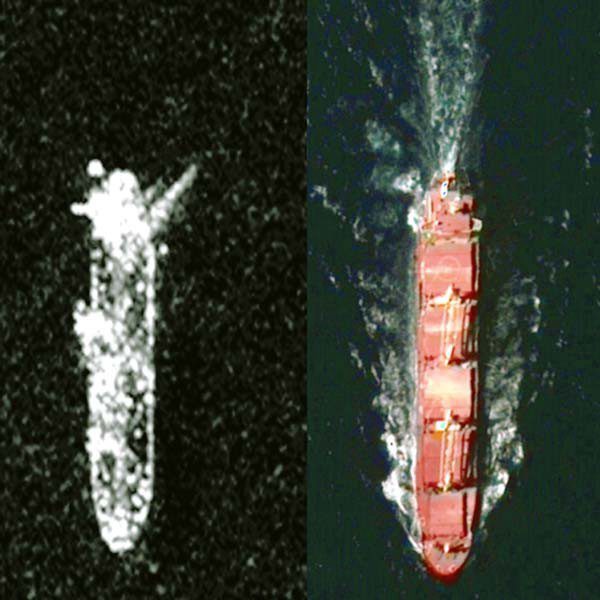 A boat in SAR (left) and RGB (right)